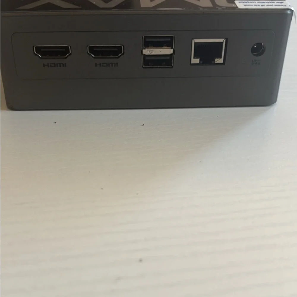 BMAX mini pc black and silver